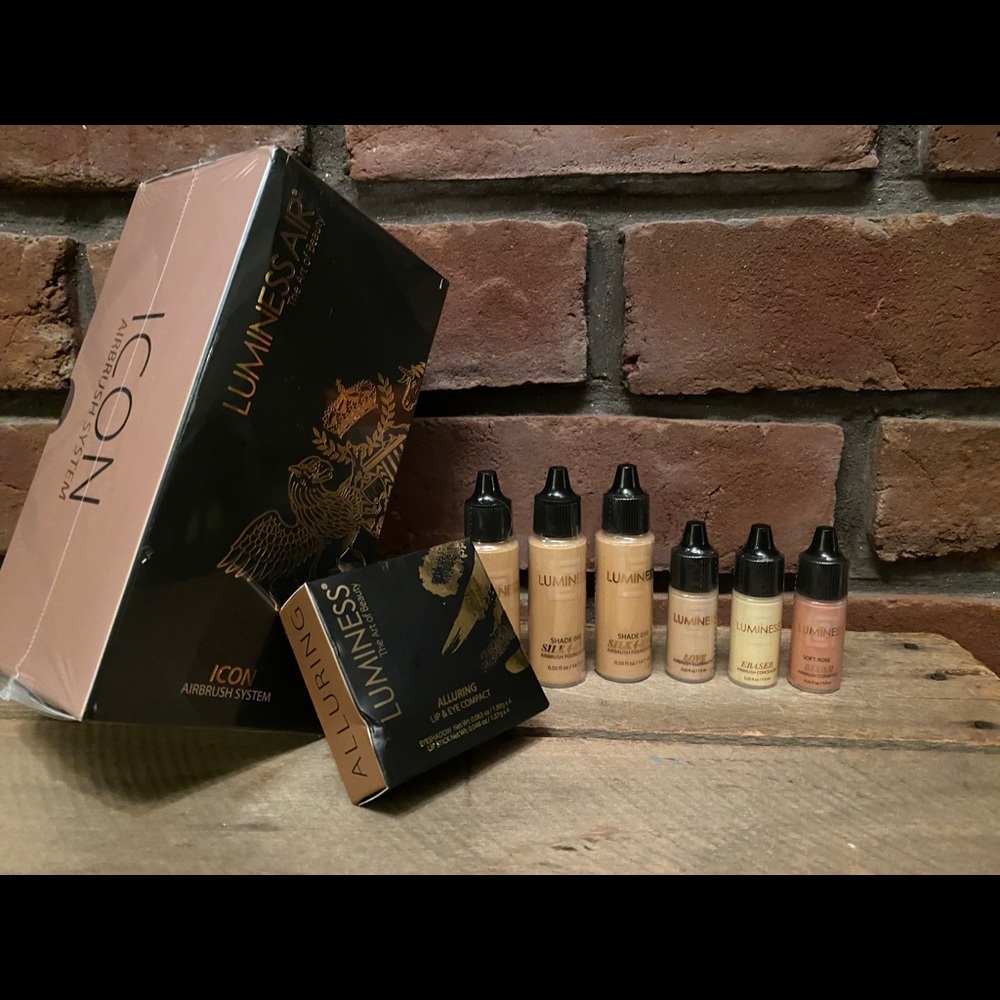 Luminess Air Icon airbrush system and makeup